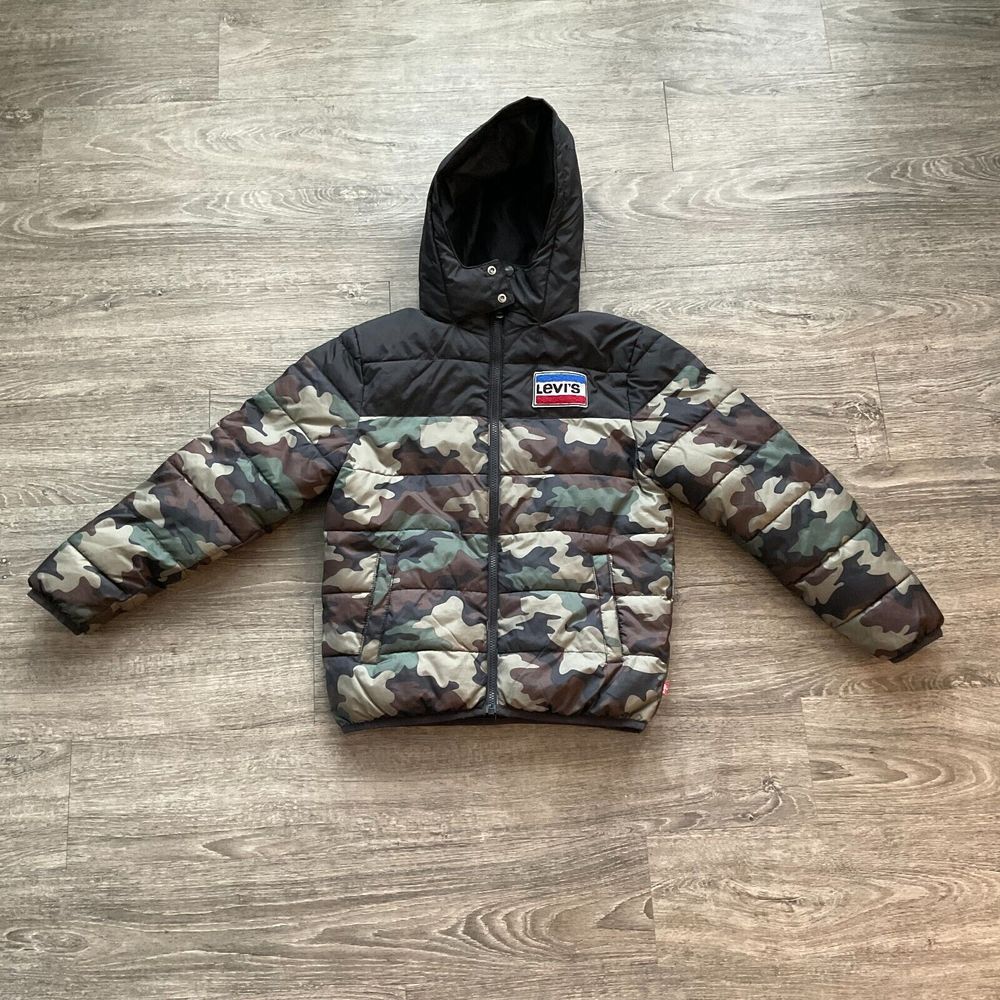 Levi’s Hooded Puffer Coat Jacket Youth Medium 10-12 Yrs Camouflage ‎ Black Green